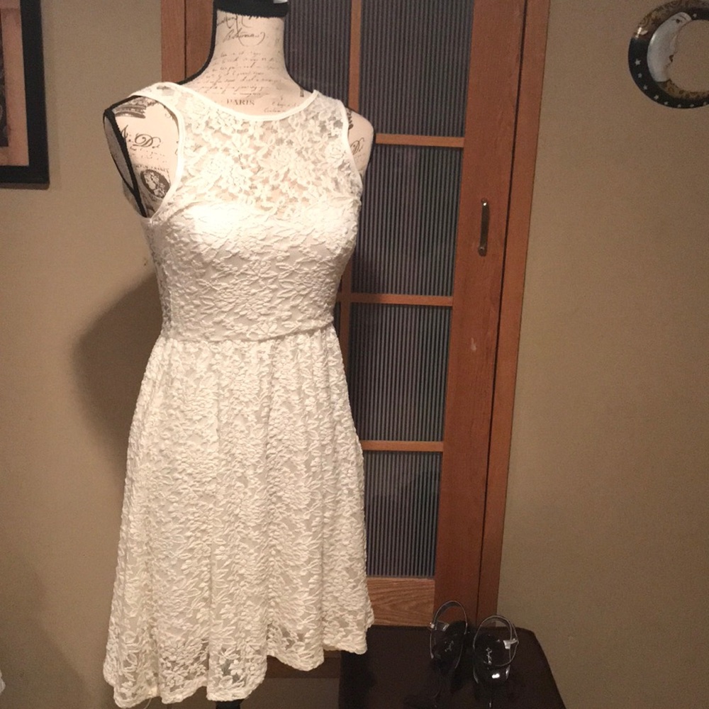 NWT Lace dress  Aéropostale  👗